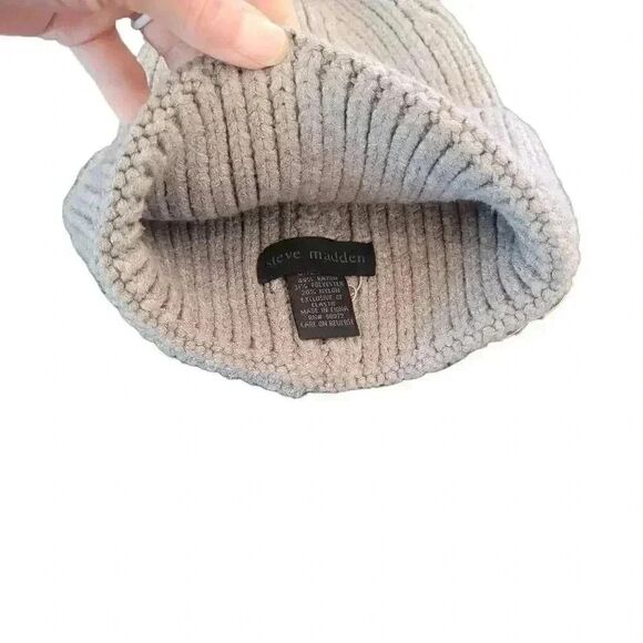 Steve Madden Unisex Adult Light Gray Rayon/Poly/Nylon Knit Wide Cuffed Ribbed Be - Picture 3 of 4